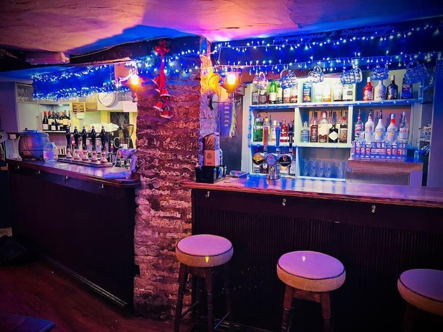 Bear inn Bisley  Eksteriør bilde