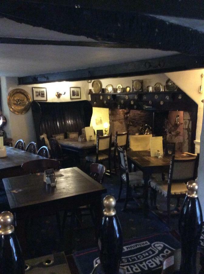 Bear inn Bisley  Eksteriør bilde