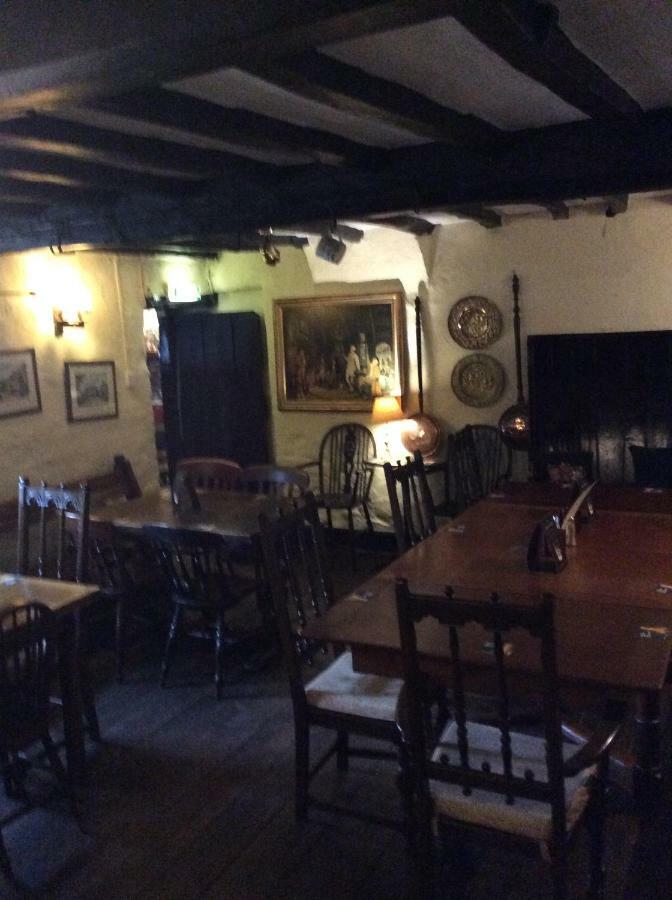 Bear inn Bisley  Eksteriør bilde
